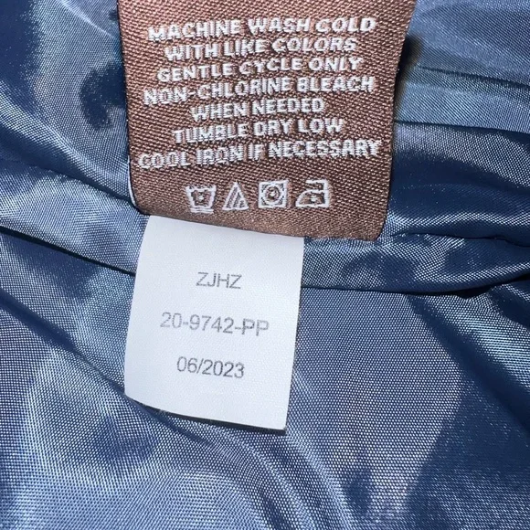 NWT Big Chill Puffer Vest. Royal Blue. Size XL. - Picture 8 of 8